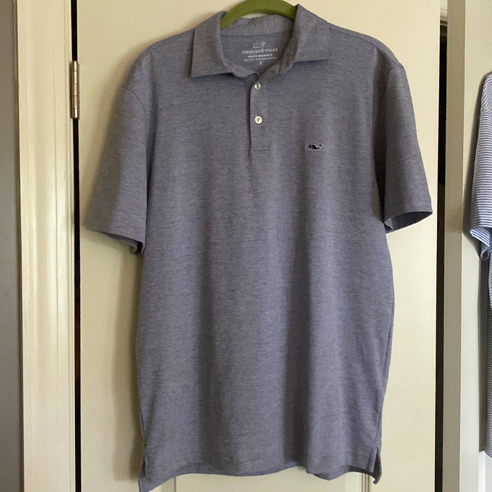 Vineyard vines size small polo shirt nice worn maybe one time. Great condition.